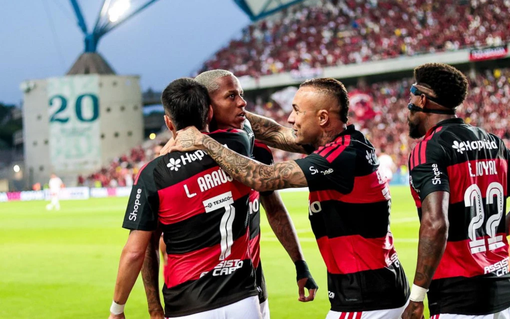 Flamengo vence Benfica e conquista Troféu de Algarve com gol de Wallace Yan