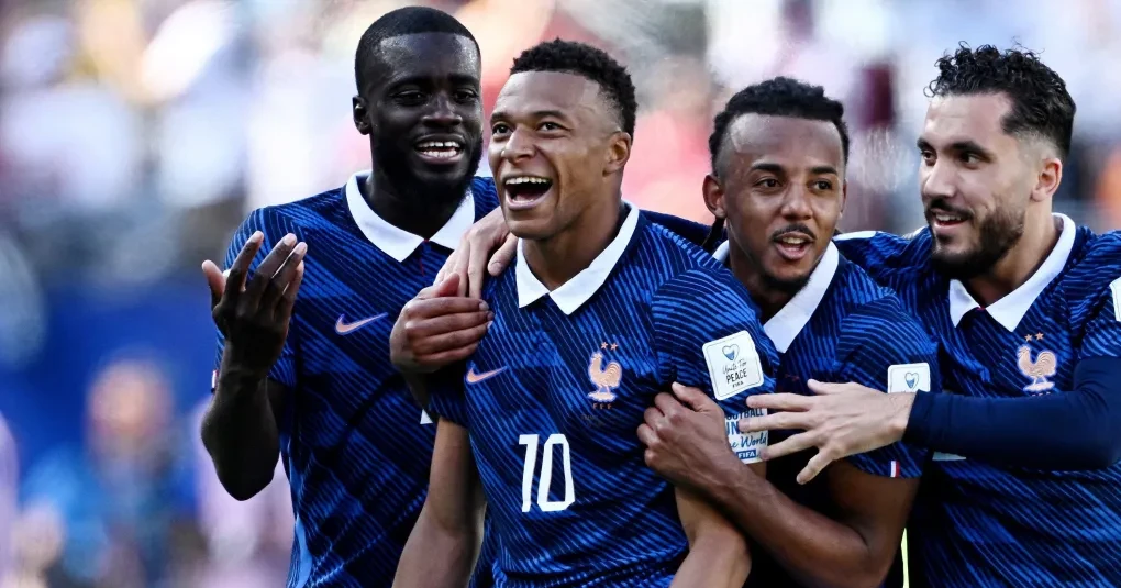 Jogadores franceses falando em coletiva antes das quartas da Copa do Mundo 2026