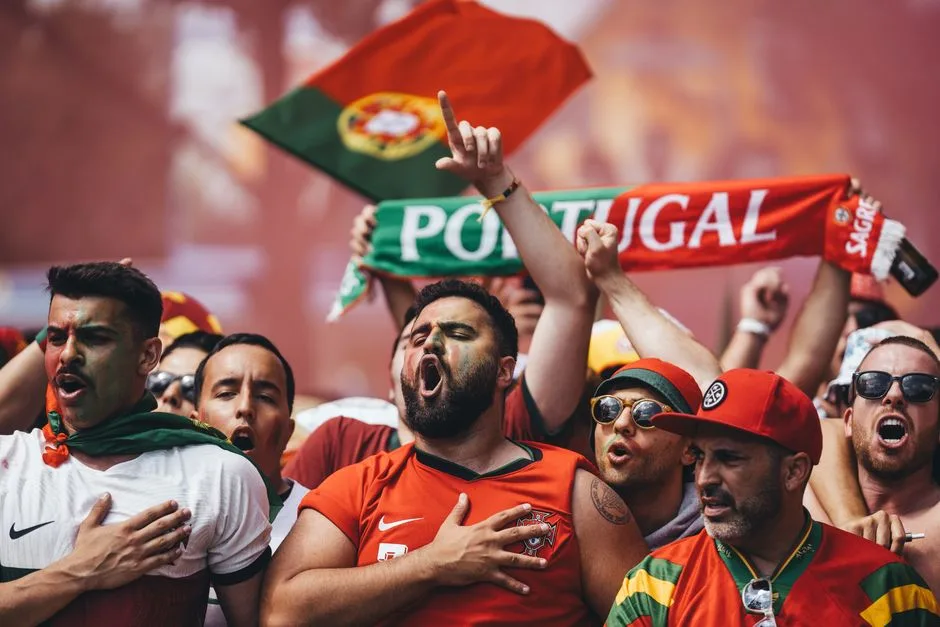 fans with red and green scarves Futebol Rio de Janeiro