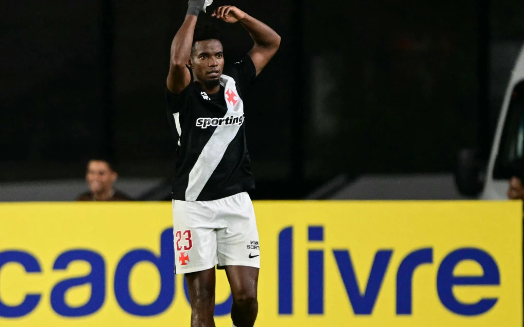 Thiago Mendes marca e celebra classificação do Vasco após gol da vitória