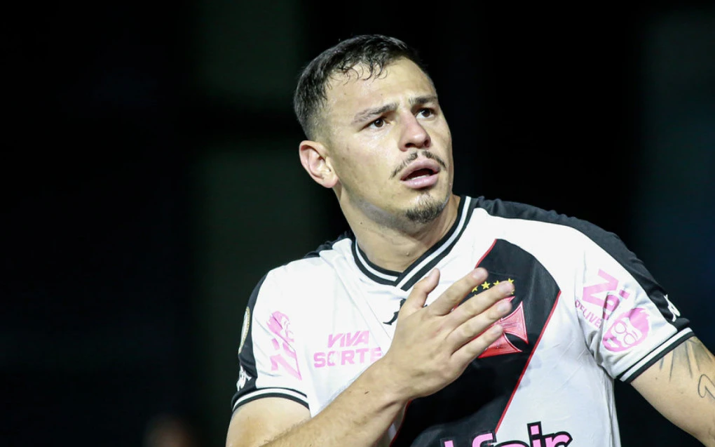 Hugo Moura se despede do Vasco após passagem iniciada em abril de 2024