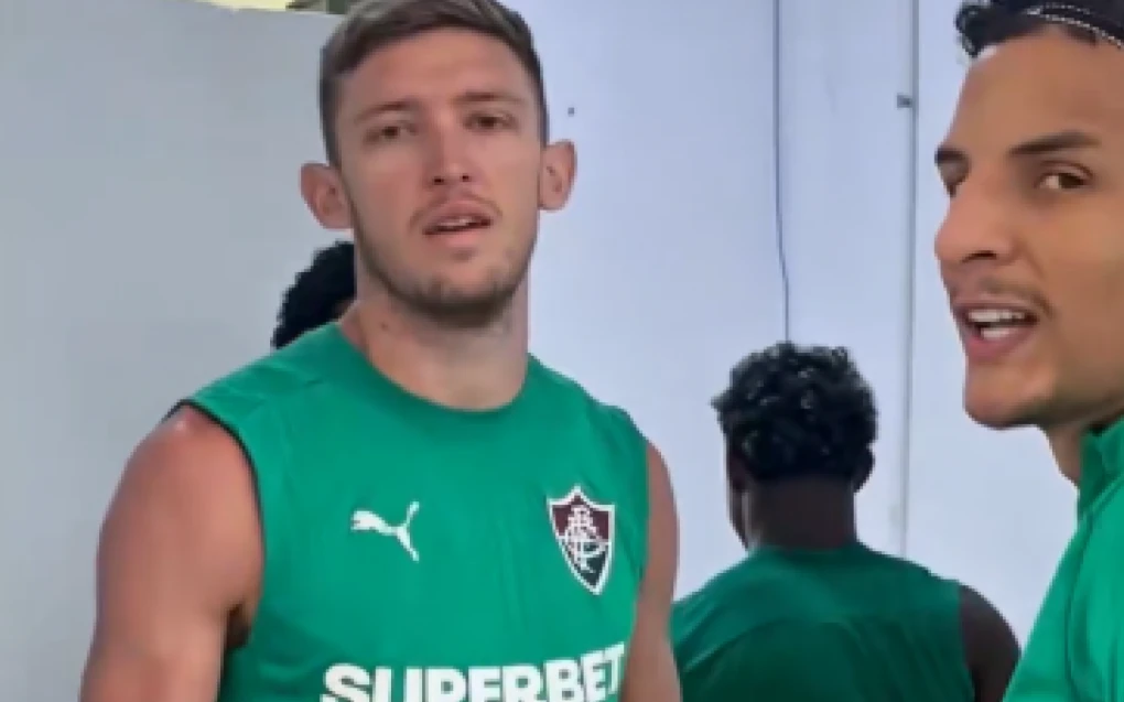 Jogadores do Fluminense em dinâmica promovida pelo clube