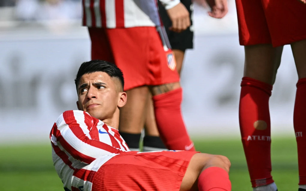 Jornal espanhol aponta Flamengo como alternativa para Thiago Almada diante de problemas do Atlético