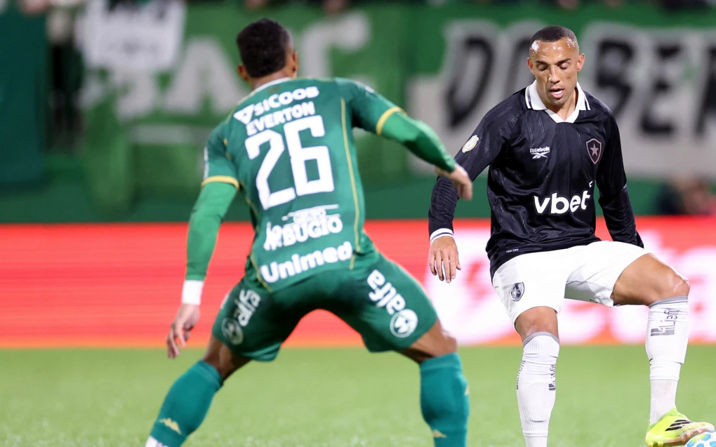 Marçal demonstra interesse em renovar contrato com o Botafogo