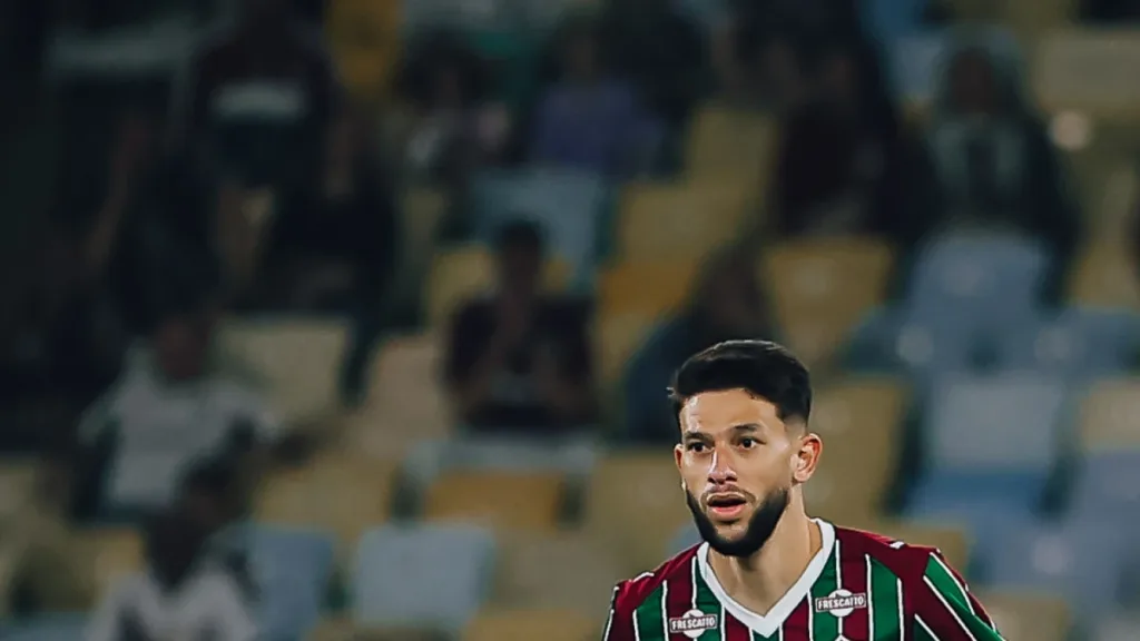 Zagueiros do Fluminense preocupam após substituições e foco no Brasileirão
