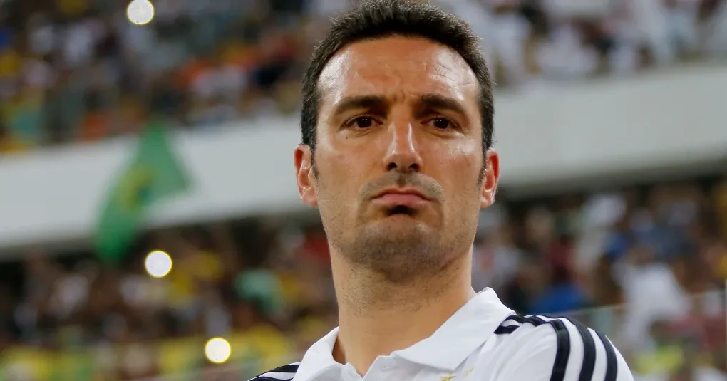 Lionel Scaloni falando em coletiva de imprensa antes de jogo
