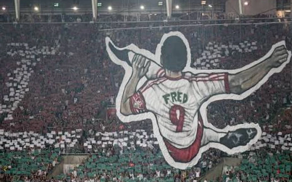 Fred retorna ao Fluminense e é ovacionado pelos torcedores