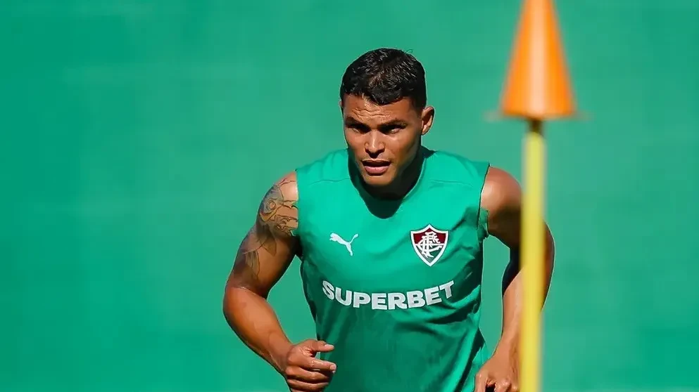 Thiago Silva em treino no CT do Fluminense, vestindo uniforme de treino