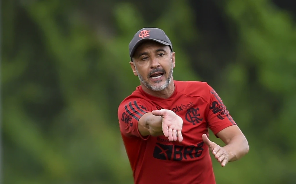 Vasco faz sondagem a Vítor Pereira, ex-técnico do Flamengo