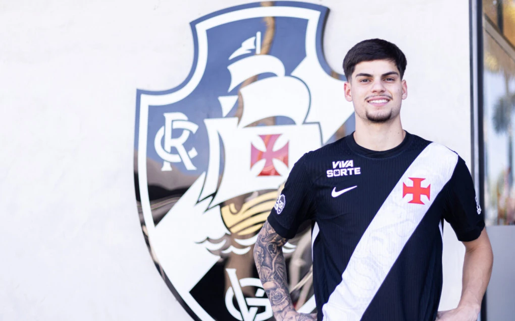 Vasco oficializa contratação do lateral-esquerdo Paulinho