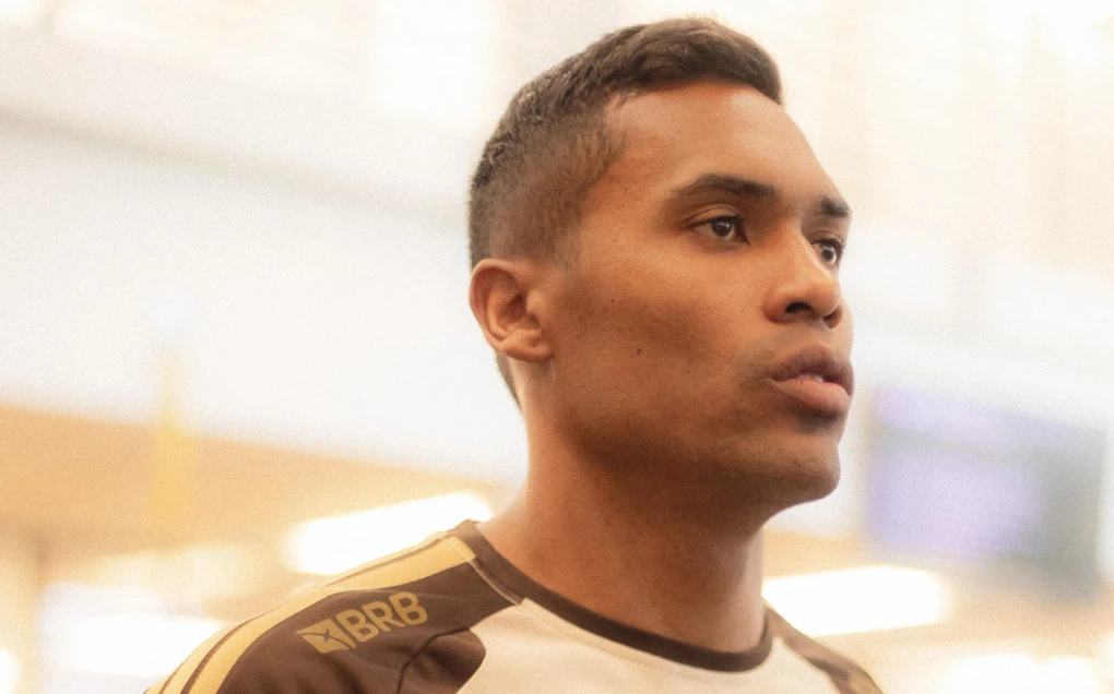 Alex Sandro sente dores e deve desfalcar Flamengo no clássico contra o Botafogo