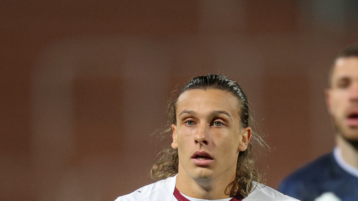 Canobbio em ação com a camisa do Fluminense durante partida