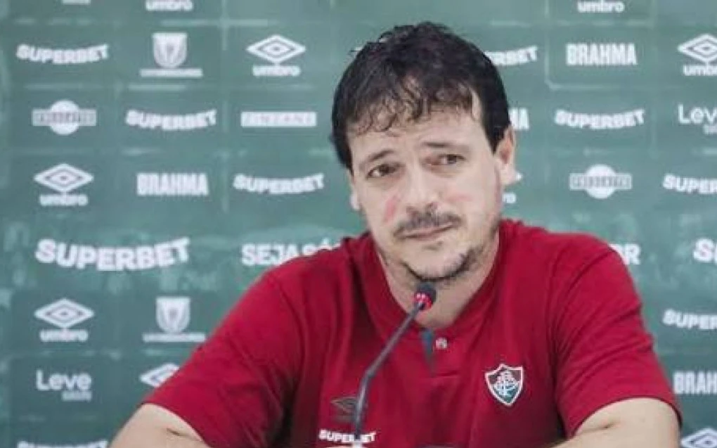 Fernando Diniz em coletiva de despedida do Fluminense em julho de 2024