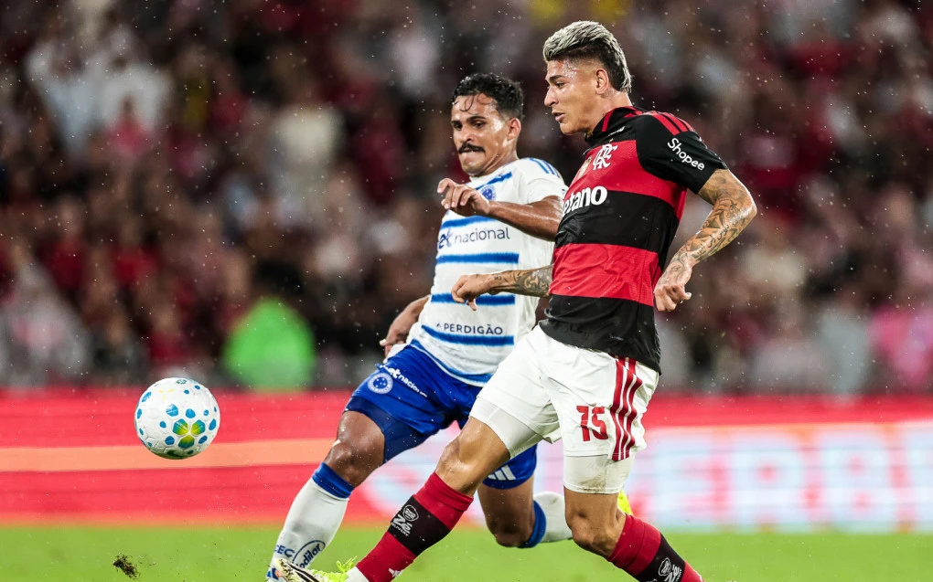 Jogadores do Flamengo em aquecimento antes da partida