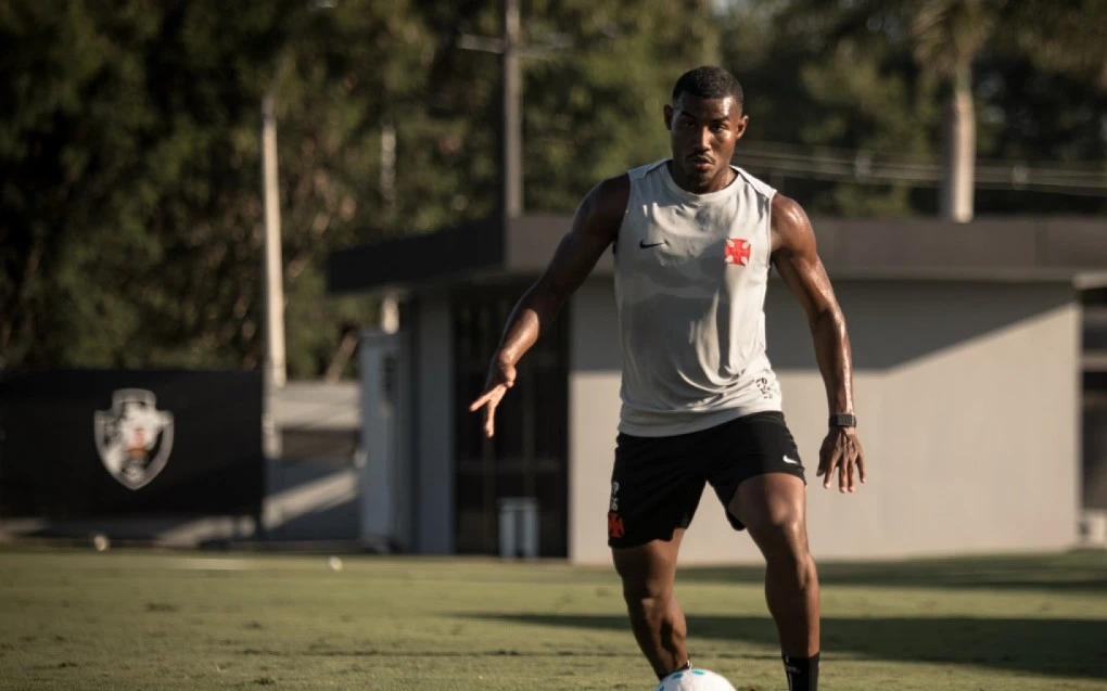 Vasco terá desfalque: Cuiabano fora contra o Vitória