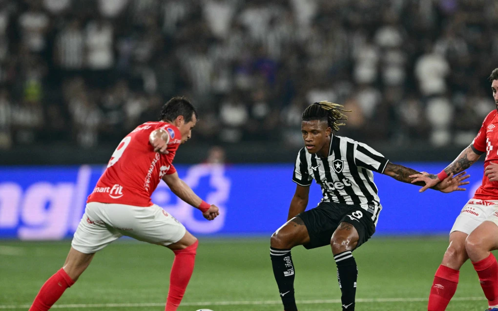 Danilo admite má fase e lamenta eliminação do Botafogo para o Cienciano