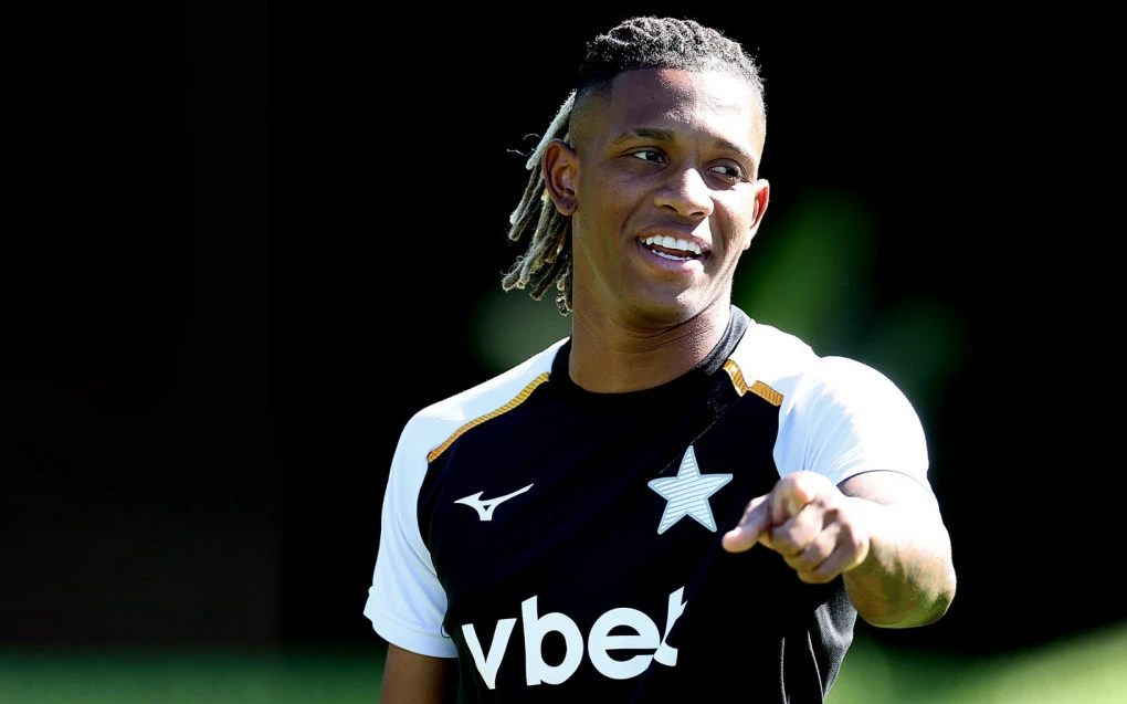 Danilo recuperado pode reforçar Botafogo no clássico com o Flamengo