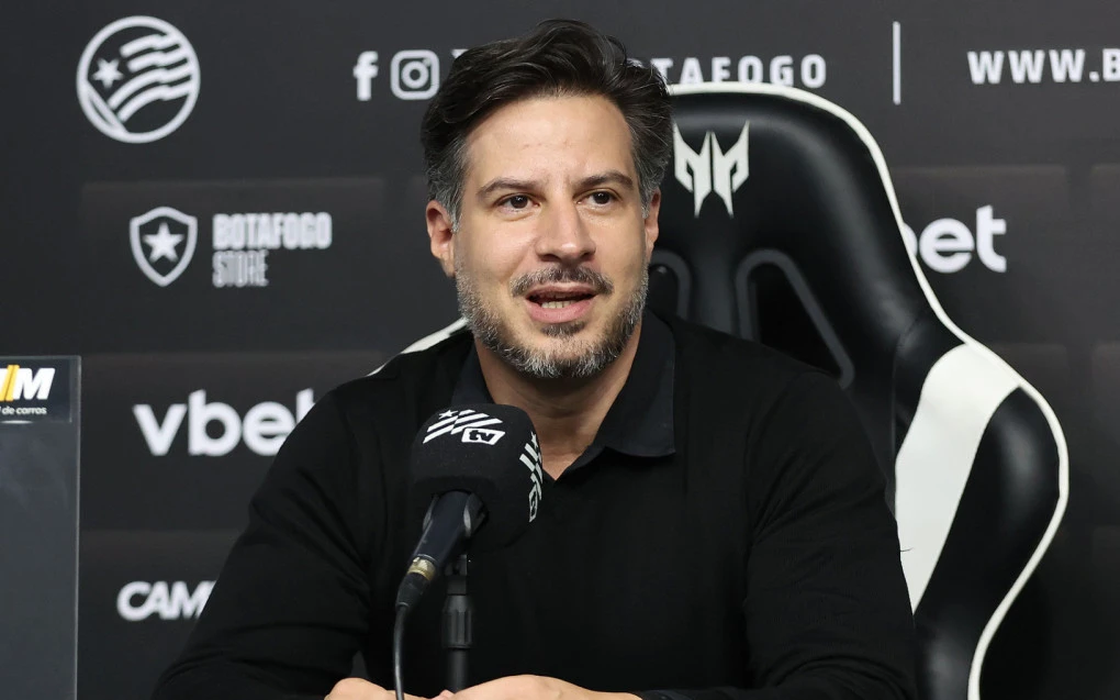 Tiquinho reforça ataque do Botafogo; diretor Léo Coelho comemora ’em casa de novo’