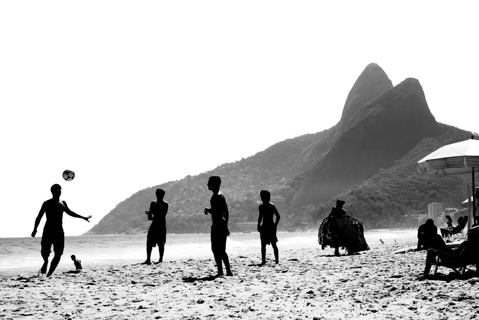 researcher scanning old football newspapers Futebol Rio de Janeiro
