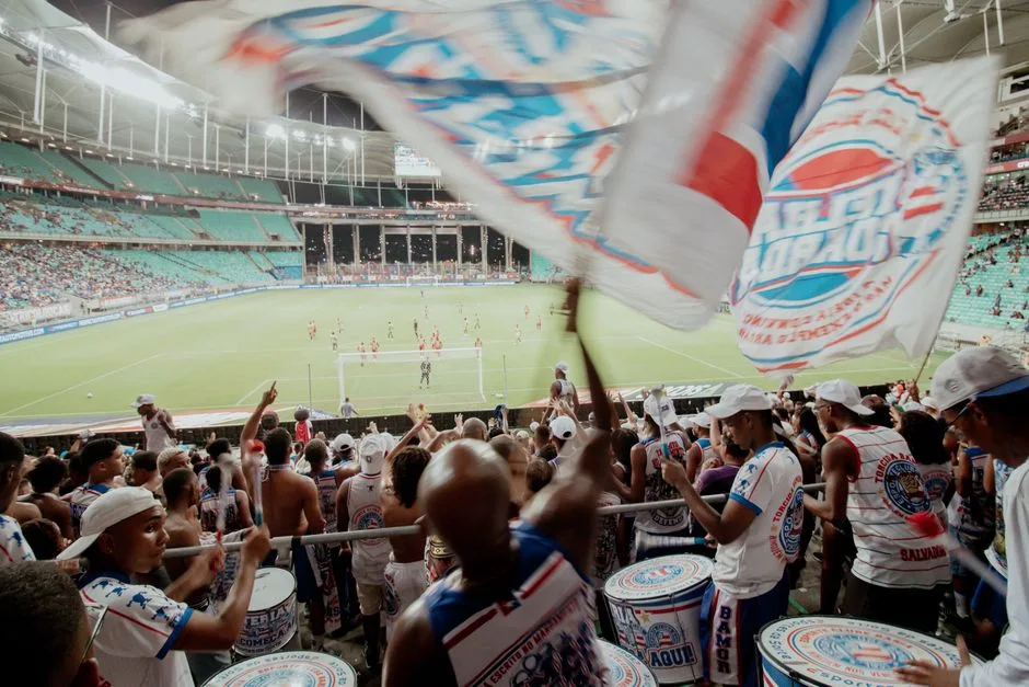 fans celebrating stadium entrance Futebol Rio de Janeiro