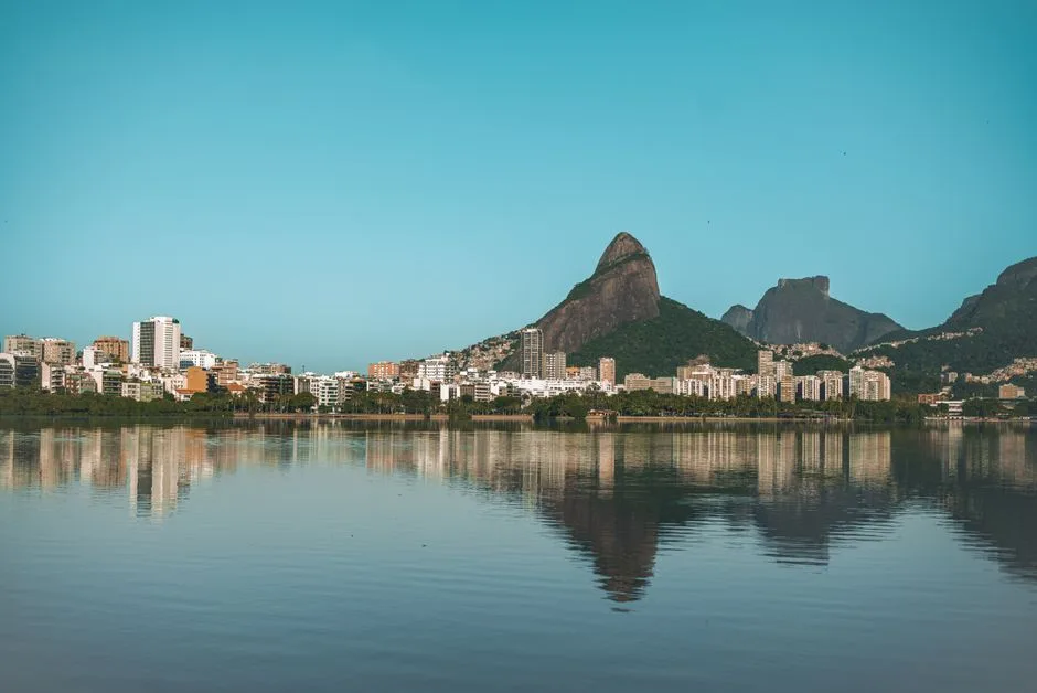 rowers on Lagoa Rodrigo de Freitas Futebol Rio de Janeiro
