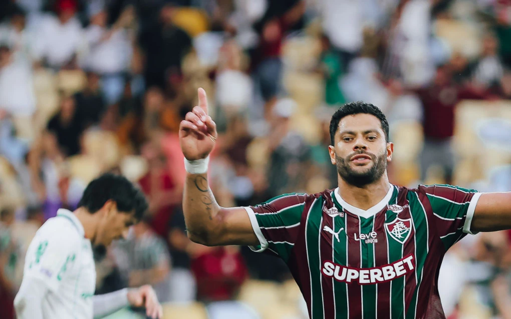 Hulk comemorando gol pelo Fluminense contra o Palmeiras