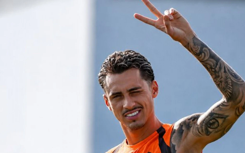 Marlon Gomes com a camisa do Shakhtar Donetsk em ação