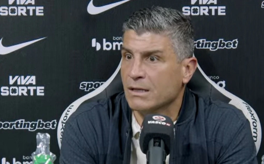 Pedro Emanuel detalha estratégias após vitória do Vasco sobre o Cruzeiro