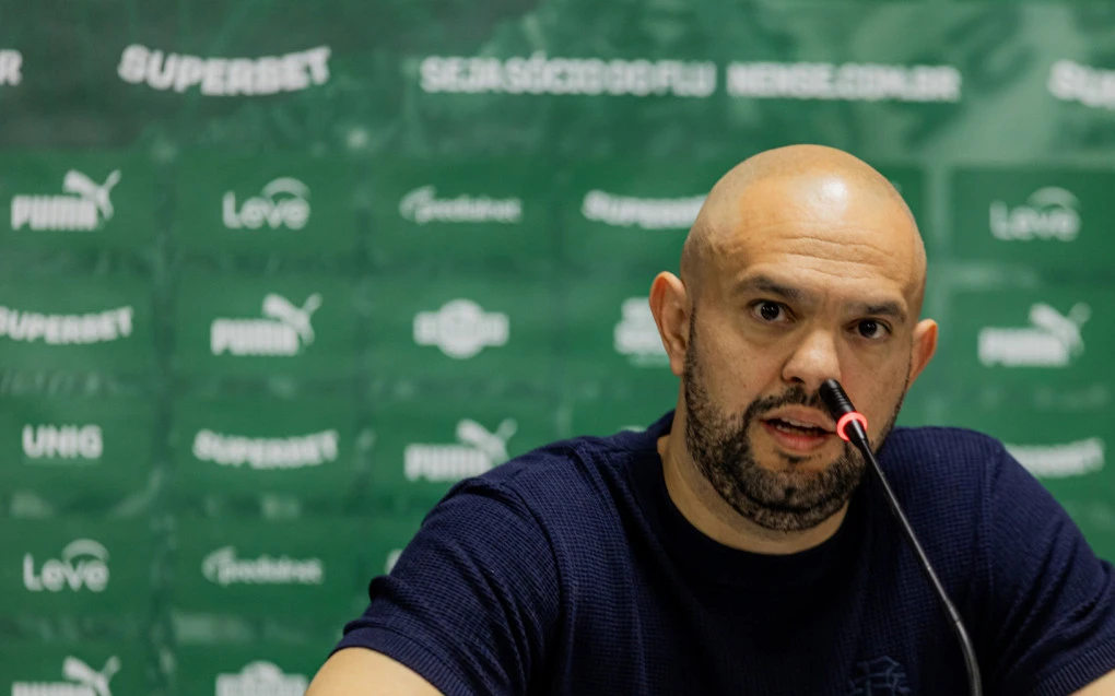 Mattheus Montenegro em entrevista coletiva após partida