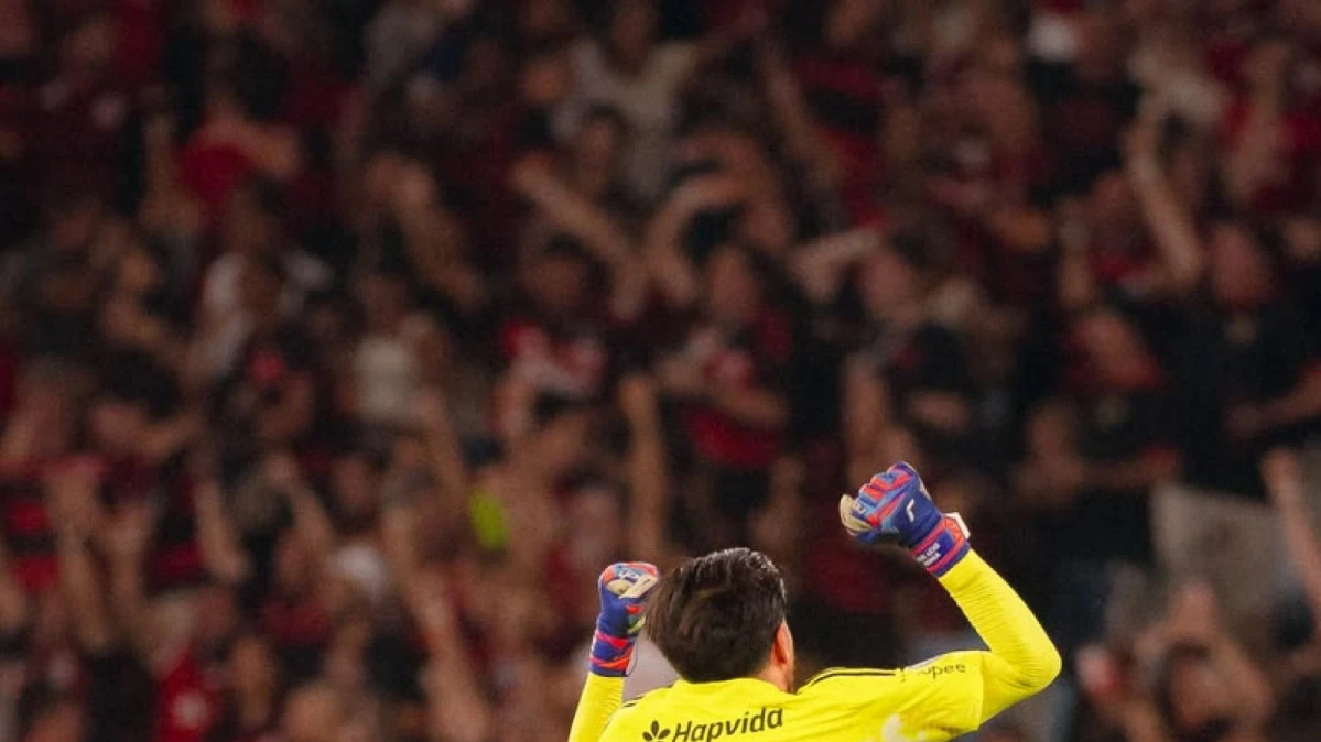 Rossi elogia Jorginho por corte em cima da linha no duelo entre Flamengo e Cruzeiro