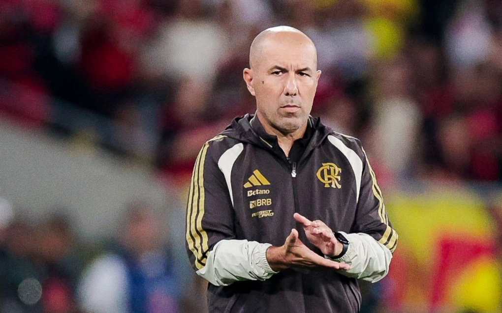 Saída de Plata pressiona Flamengo por reforço para o lado direito do ataque
