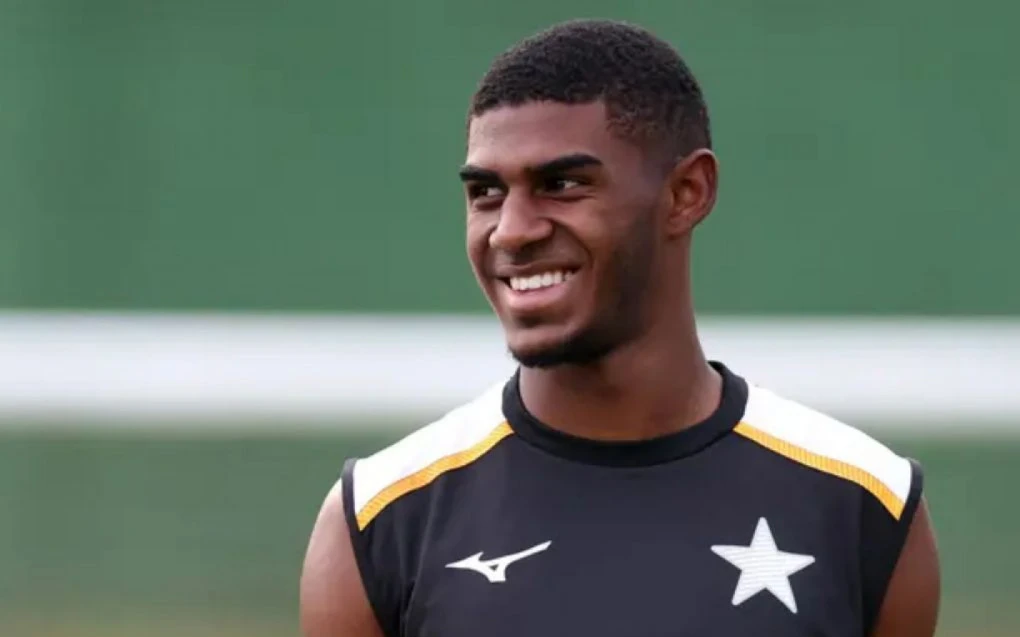 Wallace Davi durante treino com o Botafogo