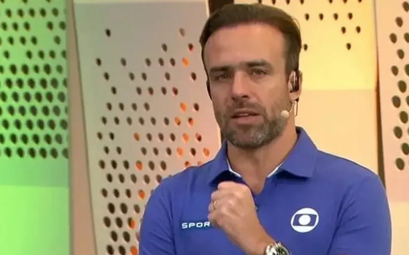 Roger Flores, ex-meio-campista do Fluminense, em programa de TV