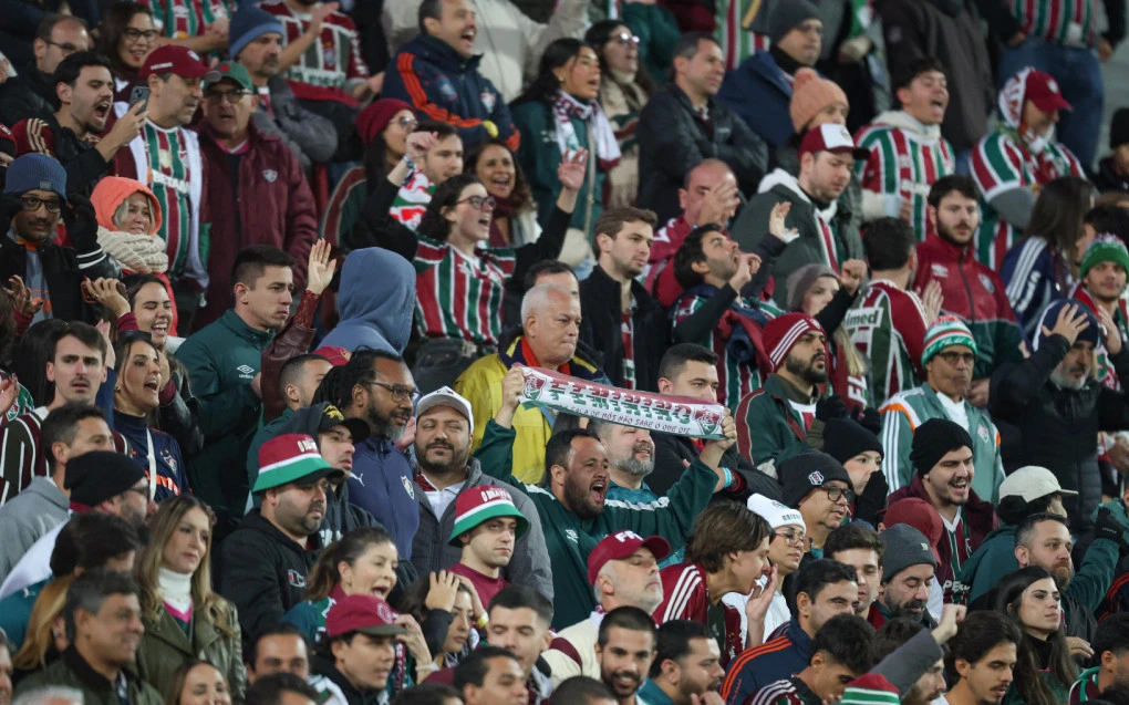 Torcida do Fluminense critica demora no anúncio das datas da Libertadores