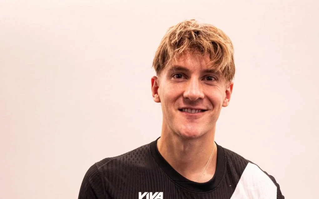Facundo Colidio com a camisa 9 do Vasco no gramado