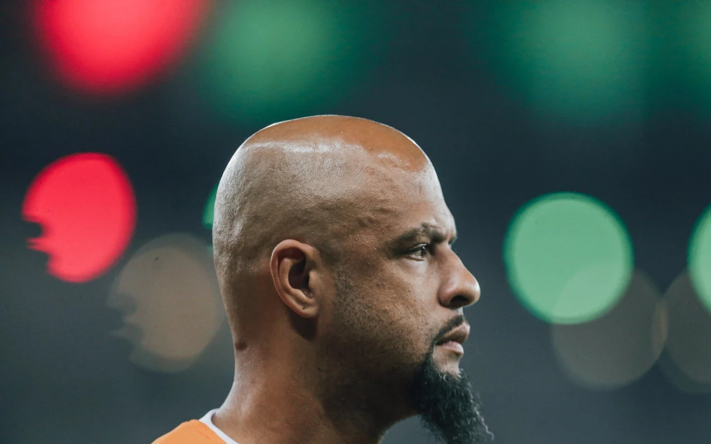 Felipe Melo em vídeo respondendo perguntas nas redes sociais
