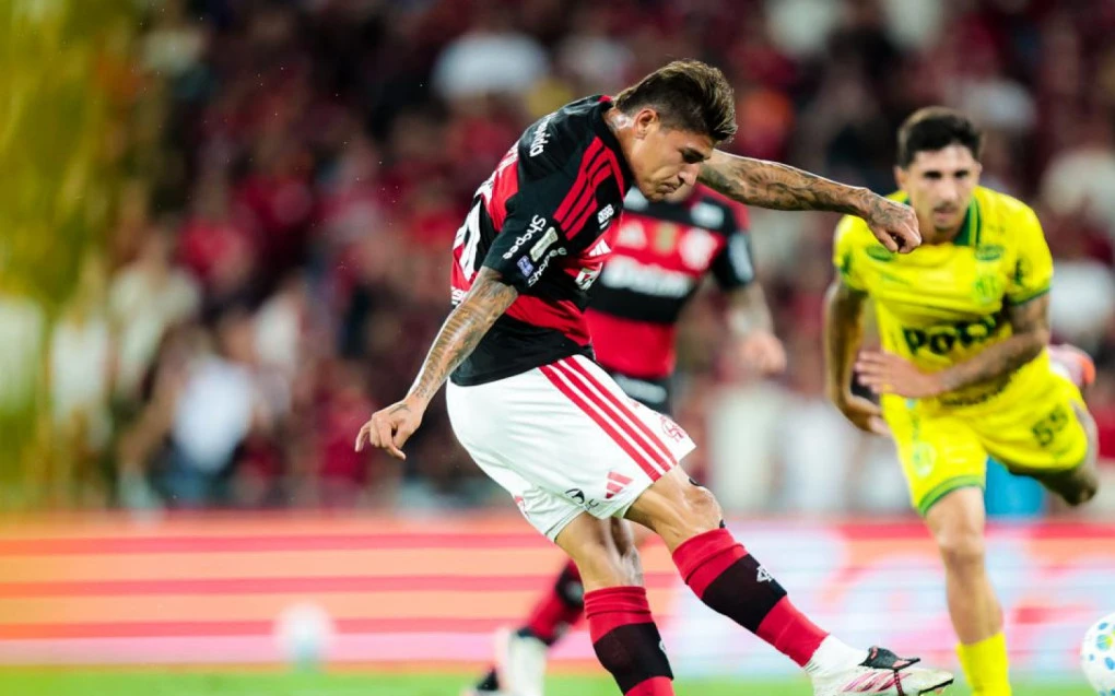 Carrascal vive melhor fase pelo Flamengo: 3 gols e 5 assistências em cinco jogos