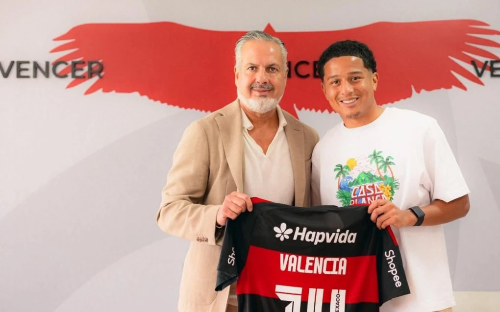 Anthony Valencia é anunciado como novo atacante do Flamengo