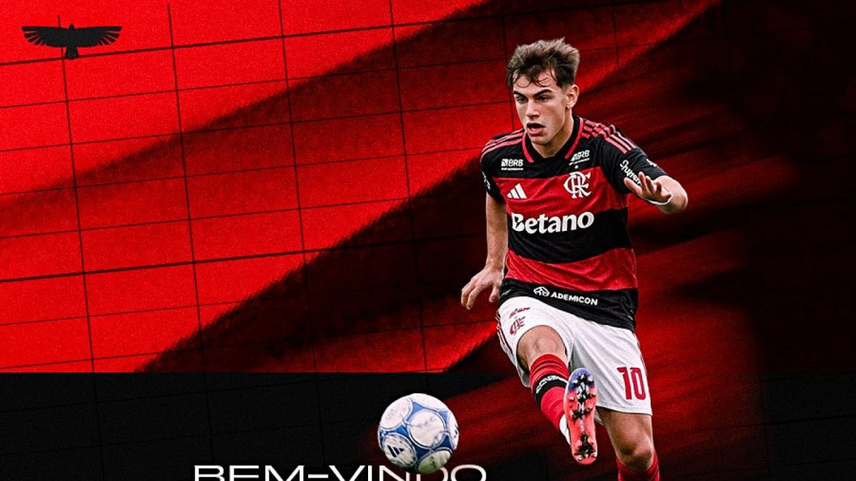 Joaquín Freitas em foto oficial de anúncio com a camisa do clube