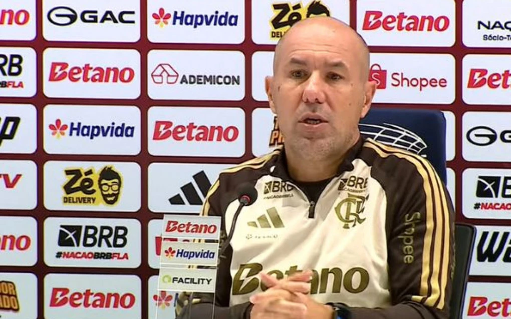 Leonardo Jardim em coletiva após a vitória sobre o Corinthians