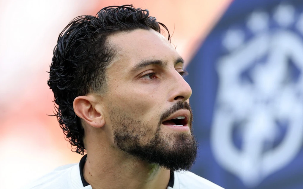Alex Telles lesionado e desfalca Botafogo contra Palmeiras; retorno previsto para Bragantino